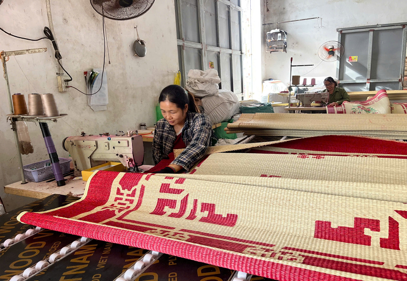 CHIẾU CÓI THÂN VUI – CÂU CHUYỆN TỪ LÀNG NGHỀ