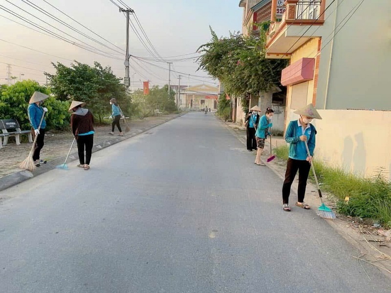 Phụ nữ xã Lạc Đạo chung tay bảo vệ môi trường