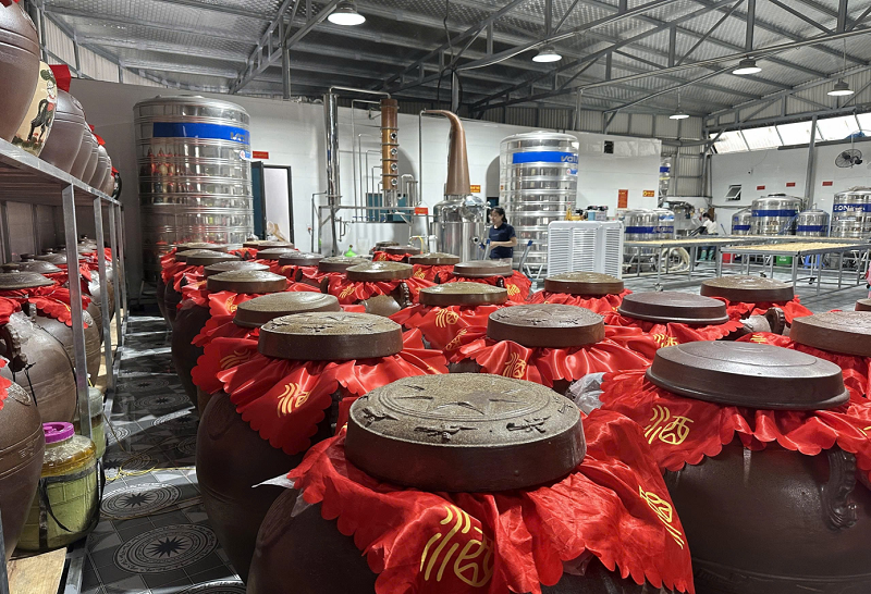 RƯỢU THUYỀN QUAN – CHẤT MEN DI SẢN, HƯƠNG VỊ TRUYỀN THỒNG THUYỀN QUAN