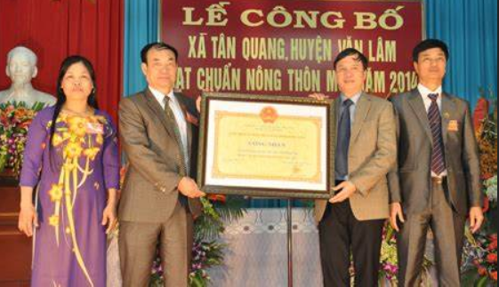 Xã Tân Quang đón nhận bằng công nhận xã đạt chuẩn nông thôn mới